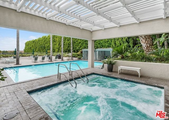 1131 Alta Loma Road 207, West Hollywood, CA 90069