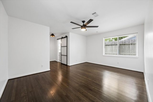 8527 Glenloch Drive, Houston, TX 77061