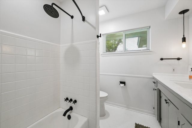 8527 Glenloch Drive, Houston, TX 77061
