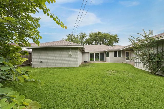 8527 Glenloch Drive, Houston, TX 77061