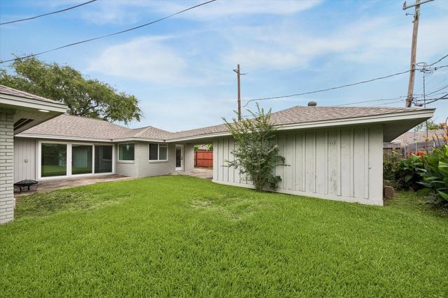 8527 Glenloch Drive, Houston, TX 77061