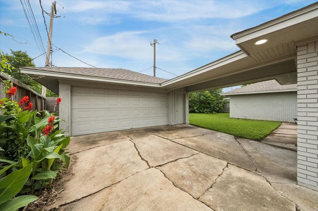 8527 Glenloch Drive, Houston, TX 77061