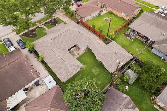 8527 Glenloch Drive, Houston, TX 77061