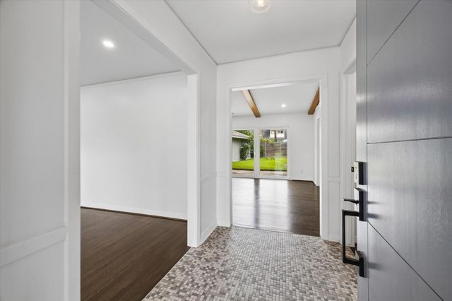 8527 Glenloch Drive, Houston, TX 77061