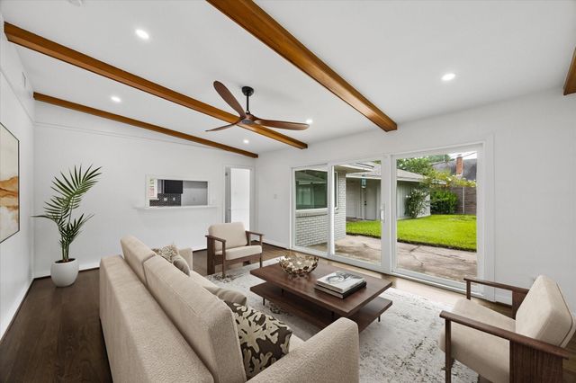 8527 Glenloch Drive, Houston, TX 77061