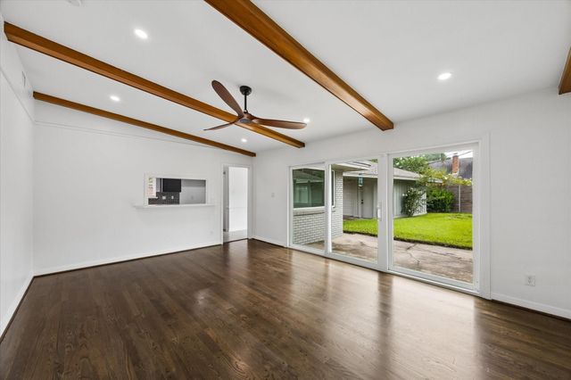 8527 Glenloch Drive, Houston, TX 77061