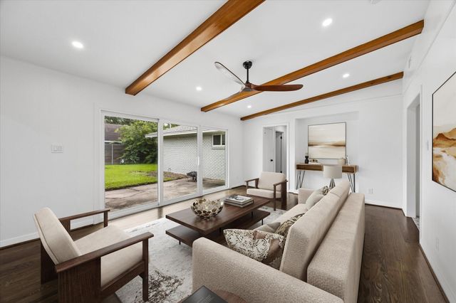 8527 Glenloch Drive, Houston, TX 77061