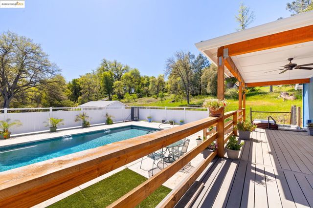 18060 Rob Ric Road, Sonora, CA 95370