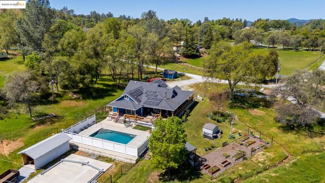 18060 Rob Ric Road, Sonora, CA 95370