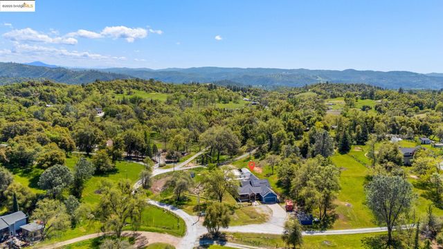 18060 Rob Ric Road, Sonora, CA 95370