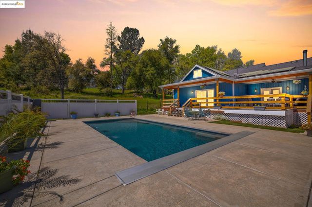 18060 Rob Ric Road, Sonora, CA 95370