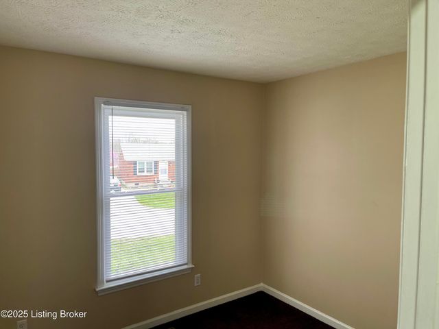 1808 Oakwood Dr, Shelbyville, KY 40065