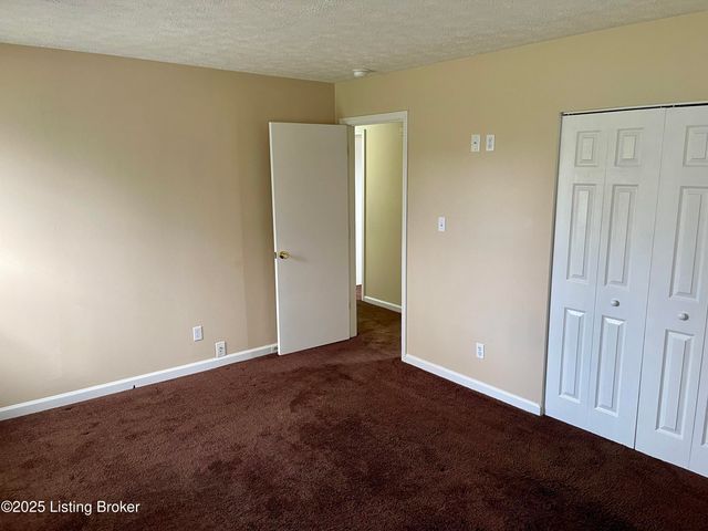 1808 Oakwood Dr, Shelbyville, KY 40065