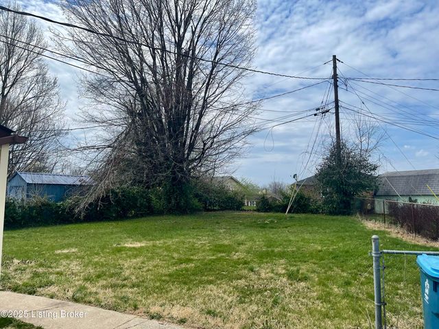 1808 Oakwood Dr, Shelbyville, KY 40065