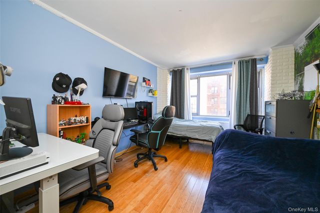 85-15 Main Street 4I, Briarwood, NY 11435