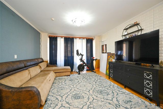 85-15 Main Street 4I, Briarwood, NY 11435