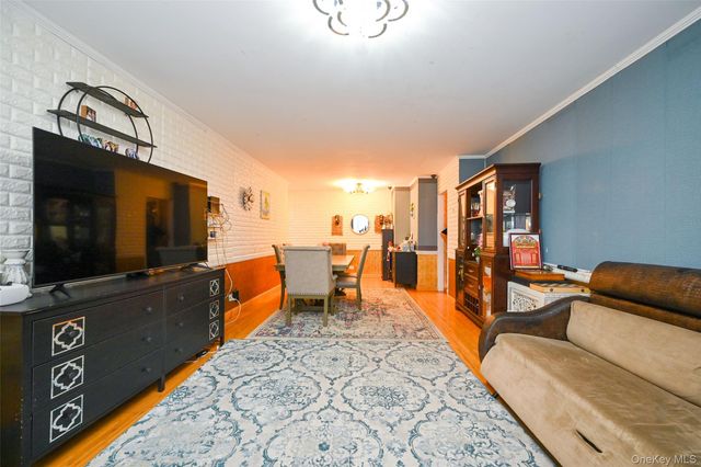 85-15 Main Street 4I, Briarwood, NY 11435