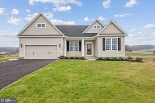 14 KINZERS CT #64, Hanover, PA 17331