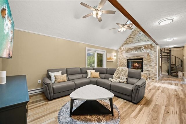 871 Washington St, Franklin, MA 02038