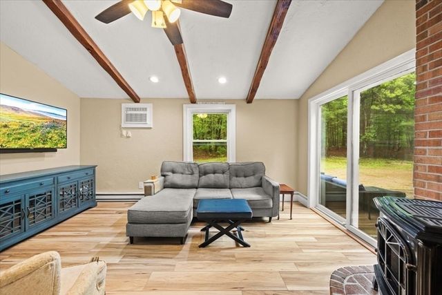 871 Washington St, Franklin, MA 02038