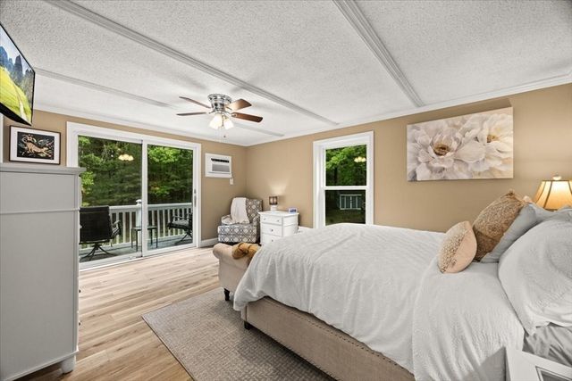 871 Washington St, Franklin, MA 02038