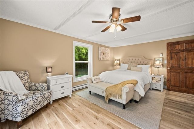 871 Washington St, Franklin, MA 02038