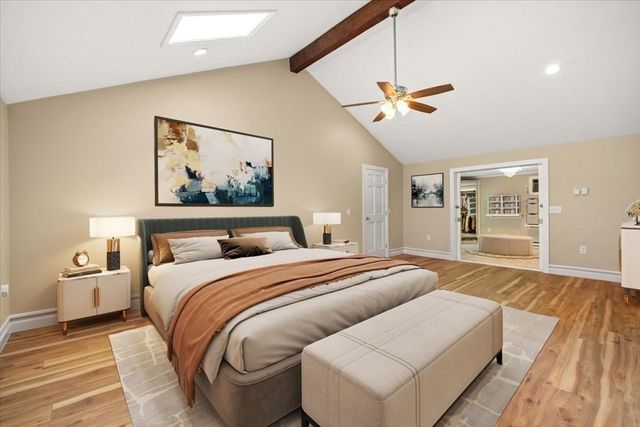 871 Washington St, Franklin, MA 02038