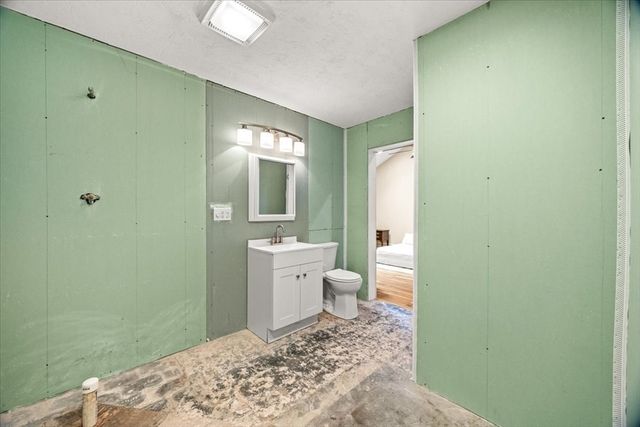 871 Washington St, Franklin, MA 02038