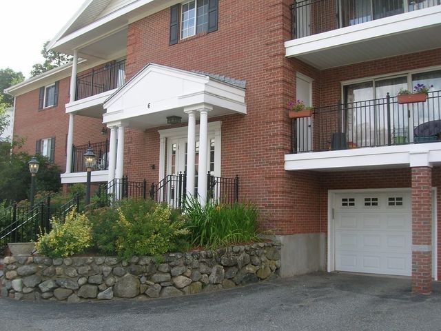 6 April Lane 33, Lexington, MA 02421
