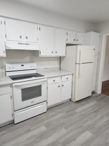 6 April Lane 33, Lexington, MA 02421