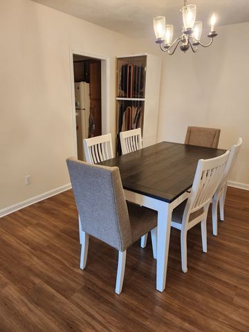 6 April Lane 33, Lexington, MA 02421