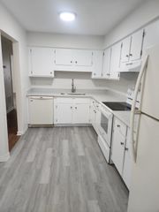 6 April Lane 33, Lexington, MA 02421