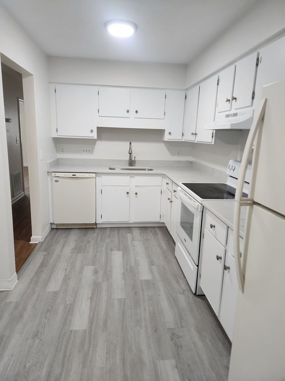 6 April Lane 33, Lexington, MA 02421
