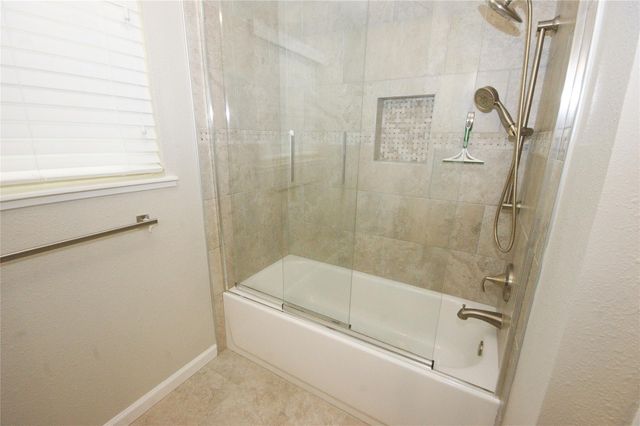 612 Falling Leaf Drive, Friendswood, TX 77546