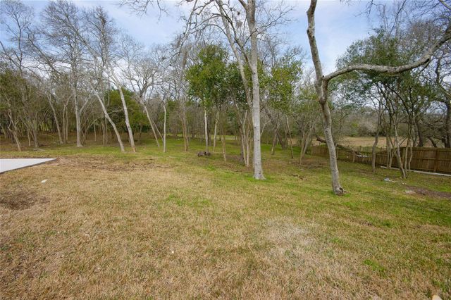 612 Falling Leaf Drive, Friendswood, TX 77546