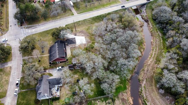 612 Falling Leaf Drive, Friendswood, TX 77546