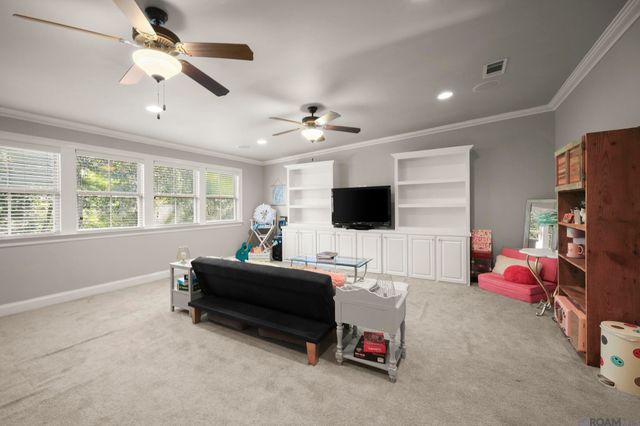 19617 River Breeze, Baton Rouge, LA 70816