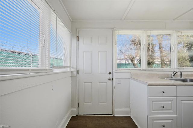 821 Mount Vernon AVE B, Portsmouth, VA 23707