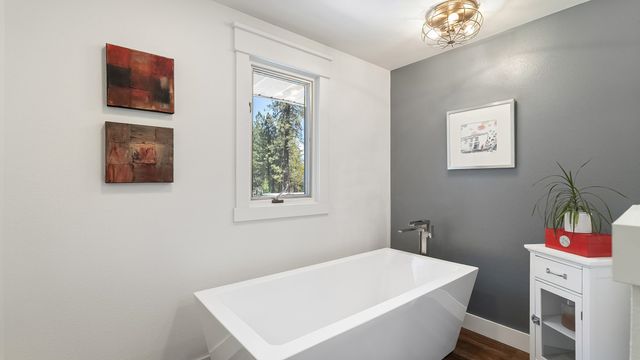 2710 W Regina Ln, Spokane, WA 99218