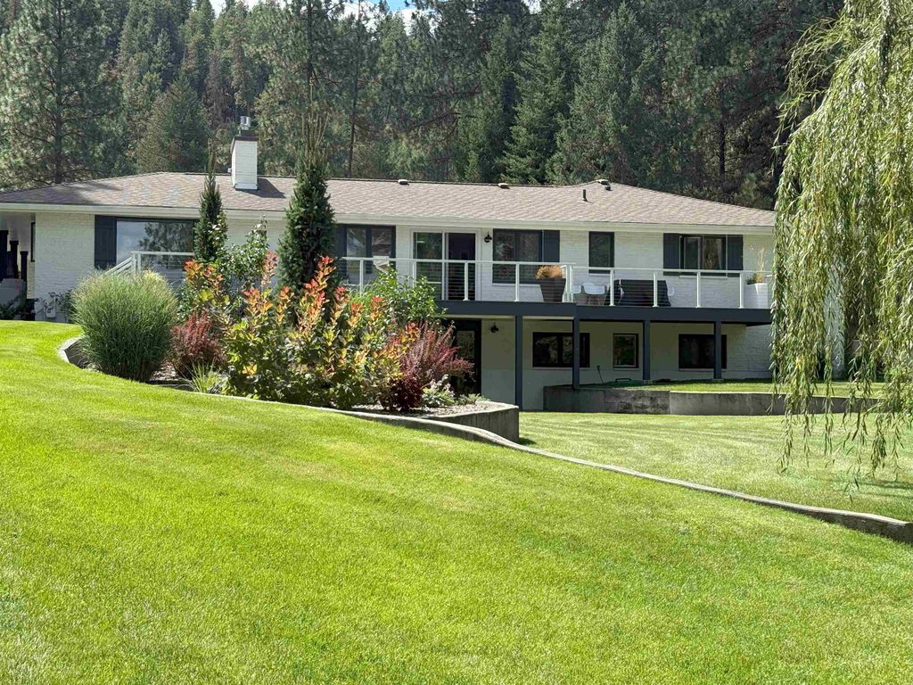 2710 W Regina Ln, Spokane, WA 99218