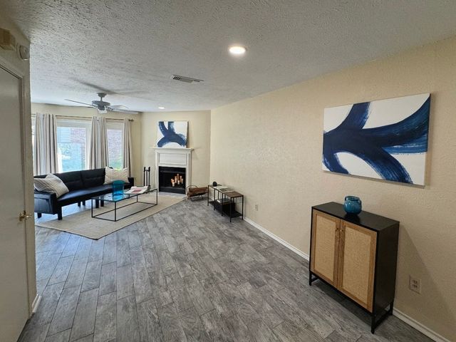 2535 Wedglea Drive 123, Dallas, TX 75211