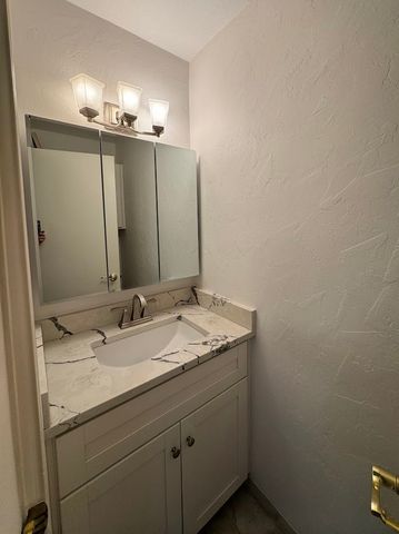 2535 Wedglea Drive 123, Dallas, TX 75211