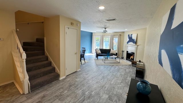 2535 Wedglea Drive 123, Dallas, TX 75211