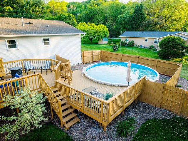 N5273 Clover COURT, Onalaska, WI 54650