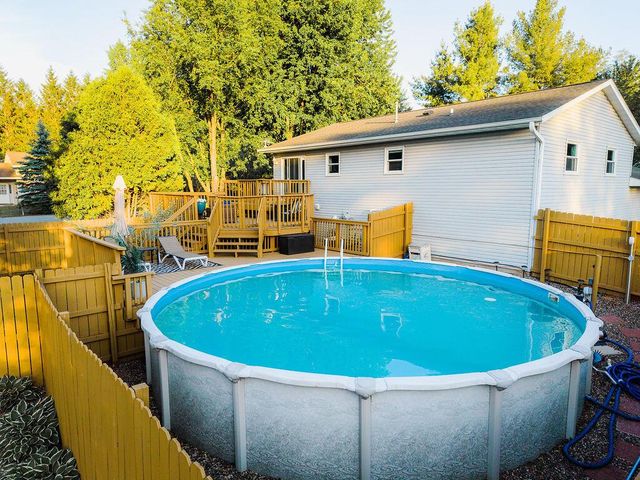 N5273 Clover COURT, Onalaska, WI 54650