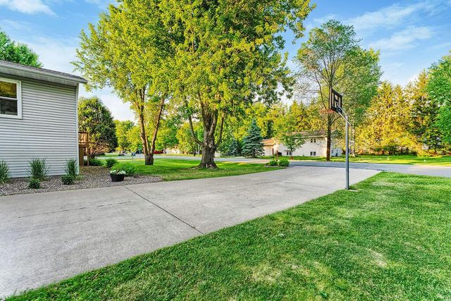 N5273 Clover COURT, Onalaska, WI 54650