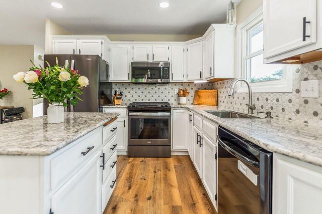 N5273 Clover COURT, Onalaska, WI 54650
