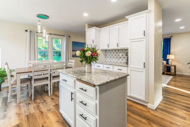 N5273 Clover COURT, Onalaska, WI 54650