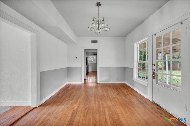 1216 N Penelope Street, Belton, TX 76513