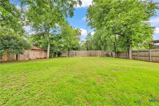 1216 N Penelope Street, Belton, TX 76513
